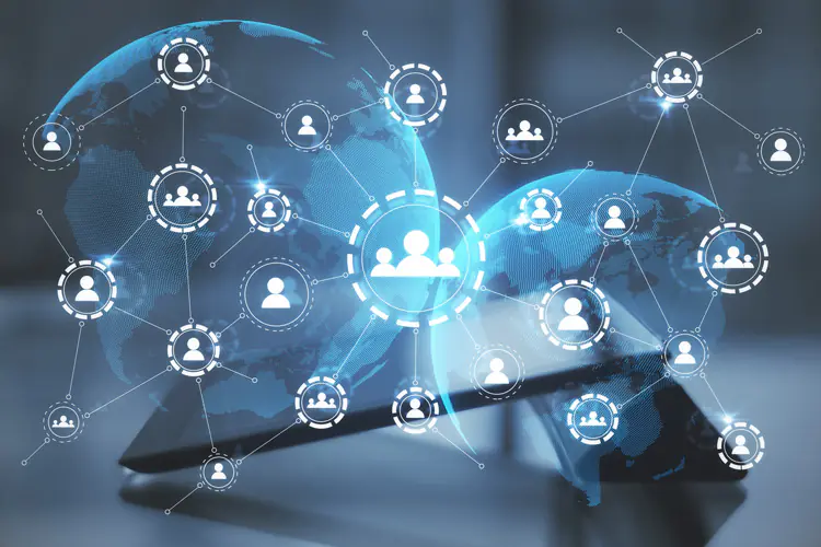 Communication & Customer Support